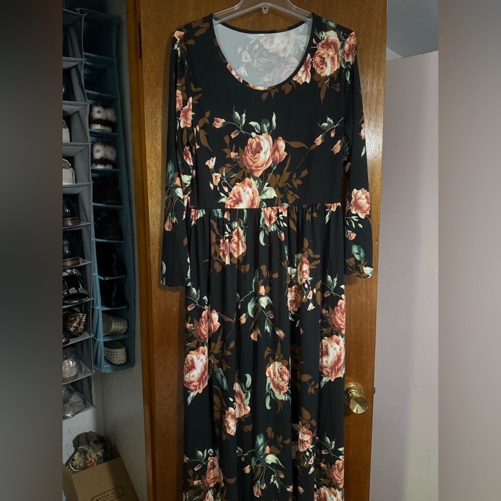 Black Floral Long Sleeve maxi dress NEW